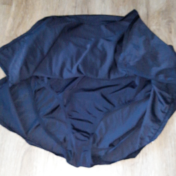 Swimsuits 4 All black swim skirt size 24W - Picture 2 of 3